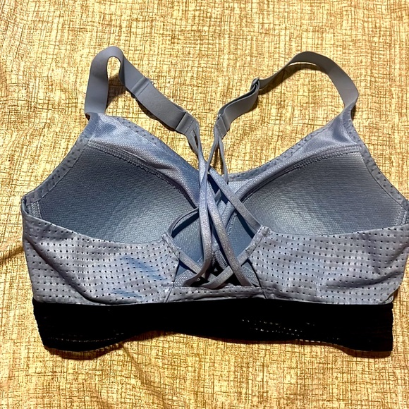 Victoria’s Secret Bra - Picture 2 of 3